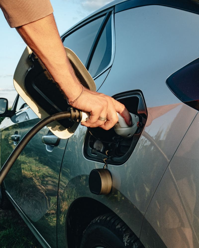 instalación cargador para coche eléctrico en Villaviciosa